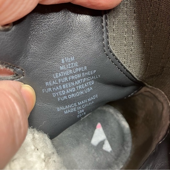 Marc Fisher MLIZZIE lug sole leather & Sherpa lace up boots size 8.5 - Picture 8 of 8